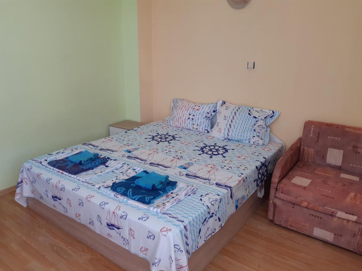 Kazlarov Guest House Kiten  Bagian luar foto