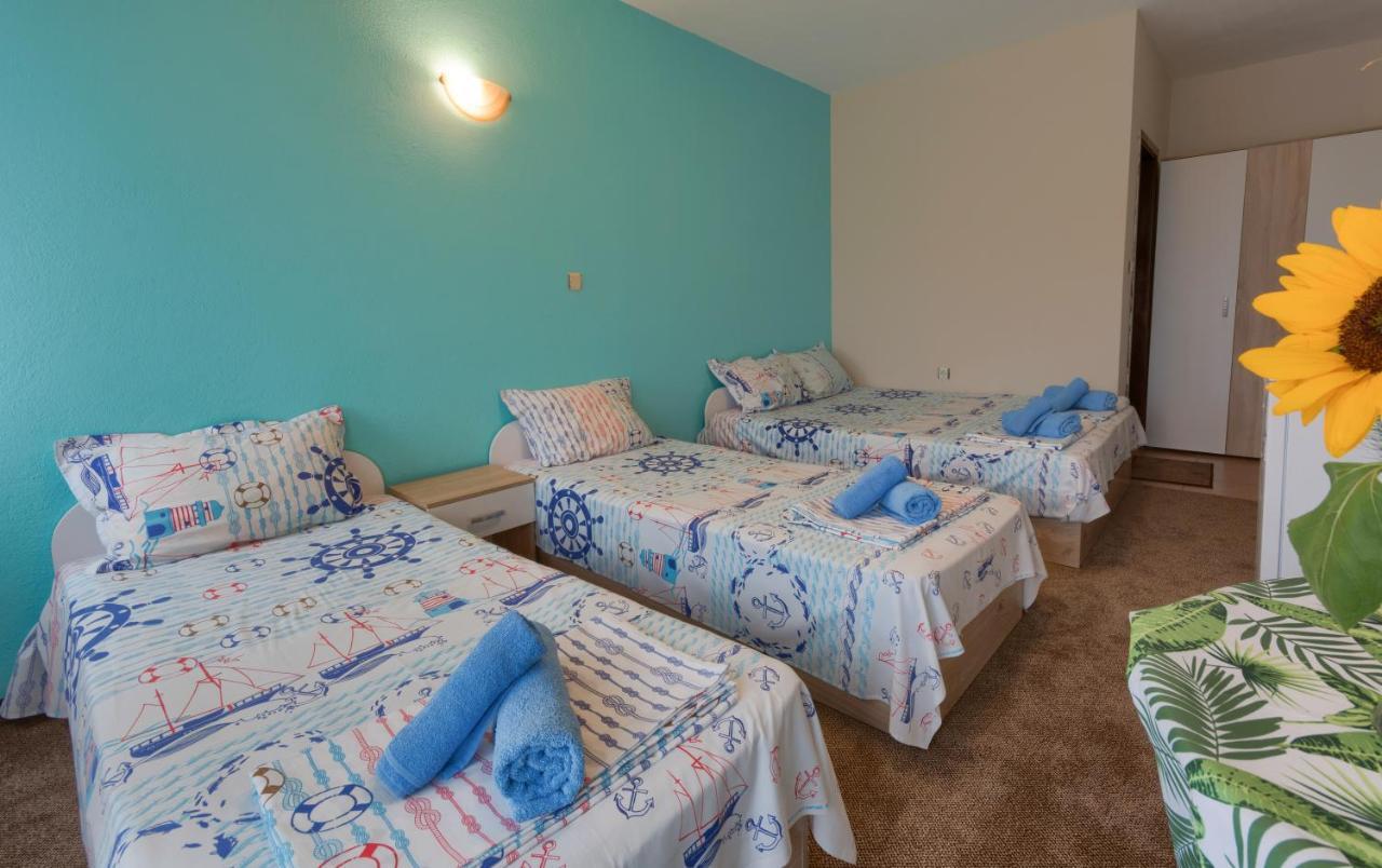 Kazlarov Guest House Kiten  Bagian luar foto