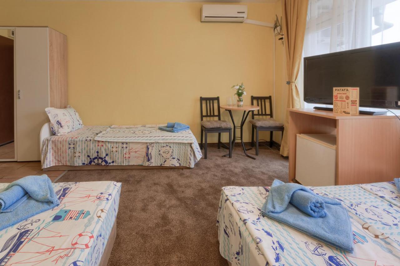 Kazlarov Guest House Kiten  Bagian luar foto