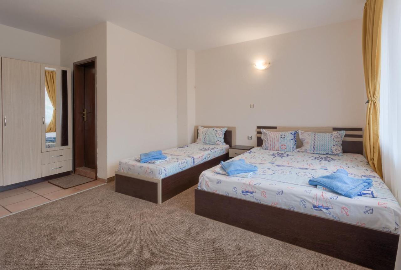 Kazlarov Guest House Kiten  Bagian luar foto