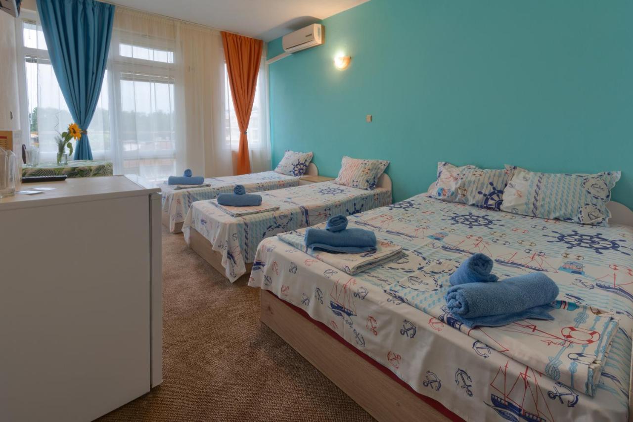 Kazlarov Guest House Kiten  Bagian luar foto
