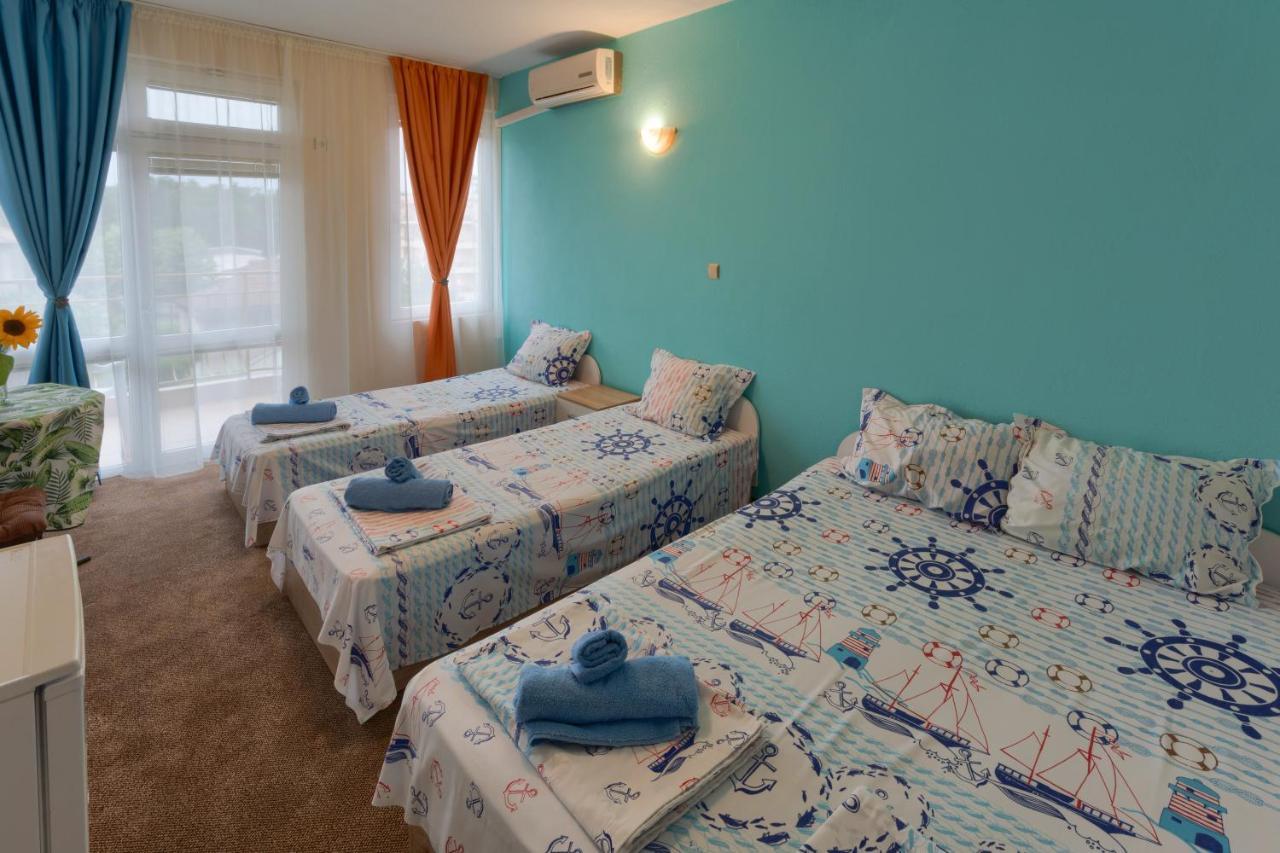 Kazlarov Guest House Kiten  Bagian luar foto