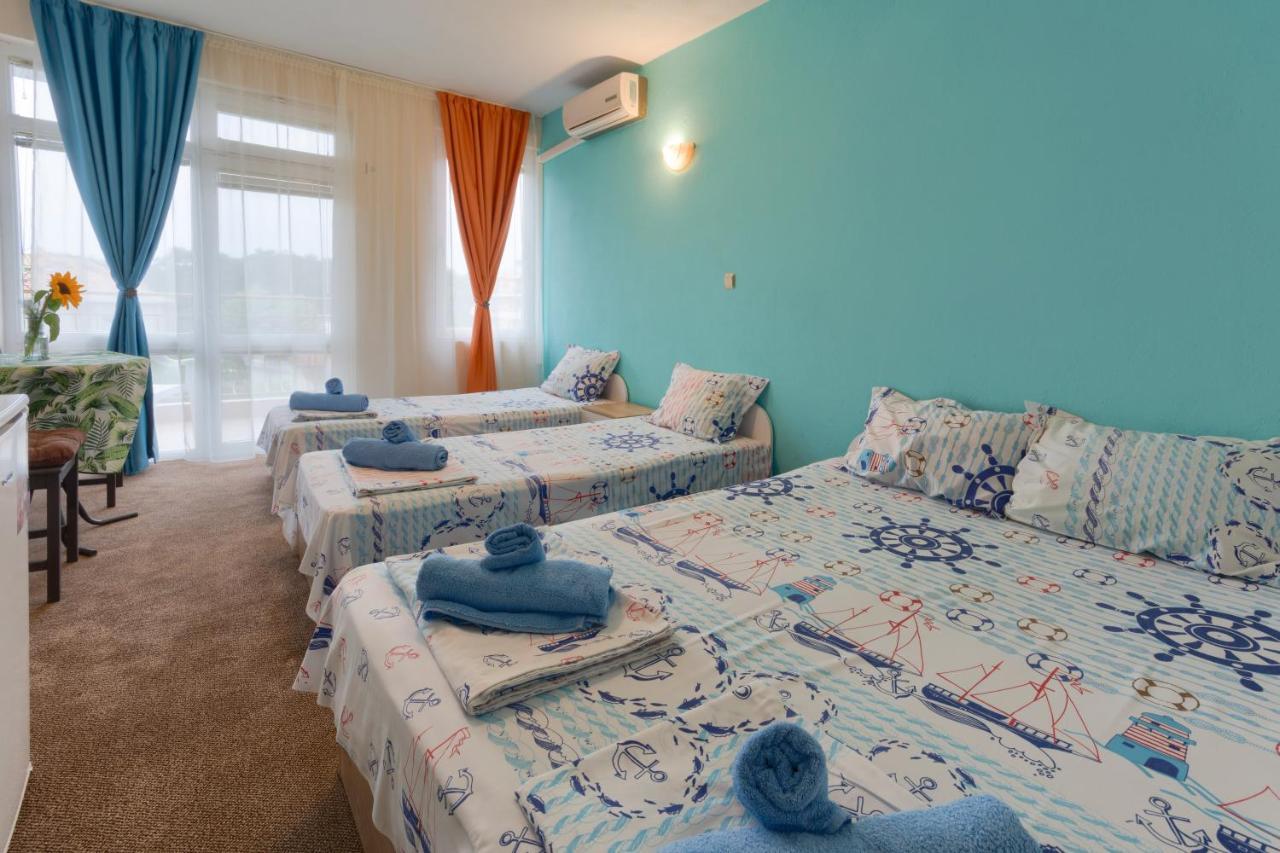 Kazlarov Guest House Kiten  Bagian luar foto