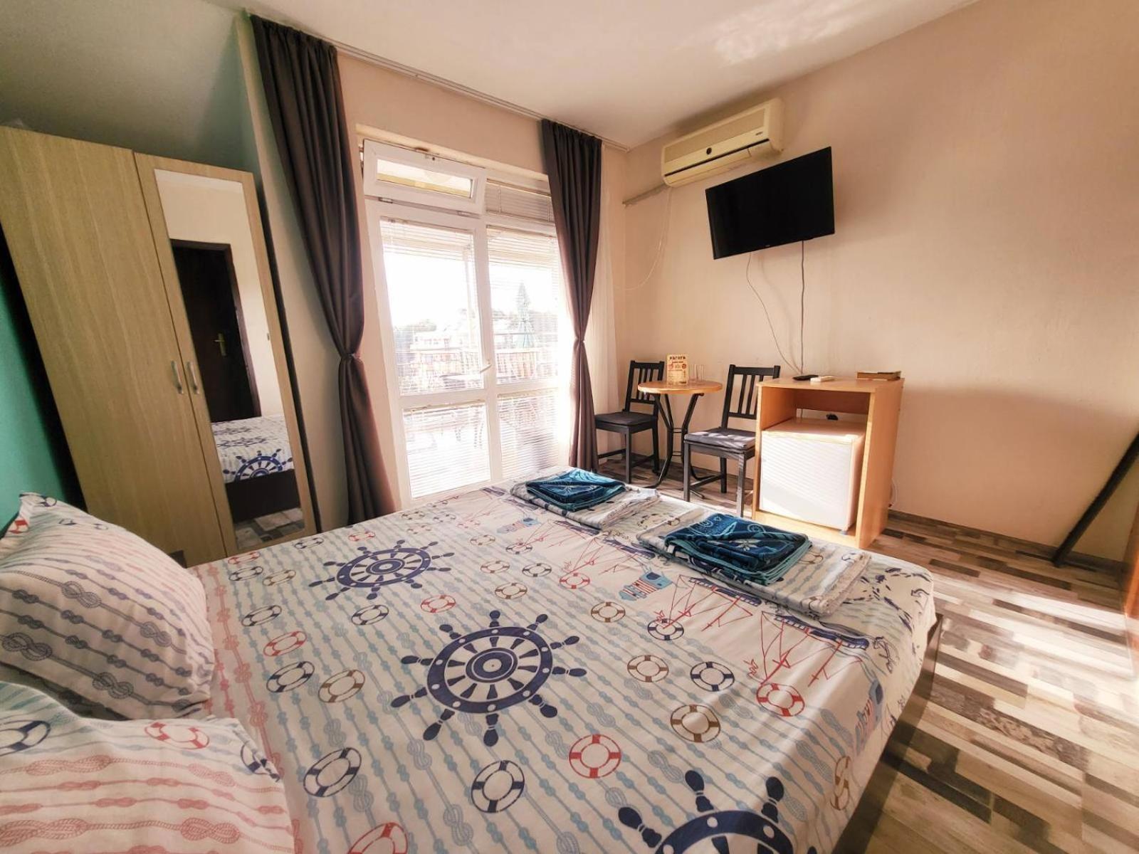 Kazlarov Guest House Kiten  Bagian luar foto