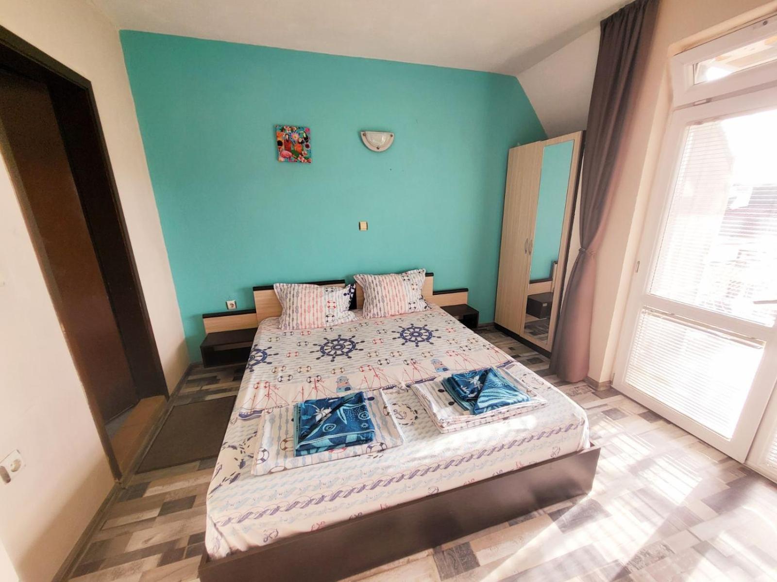 Kazlarov Guest House Kiten  Bagian luar foto