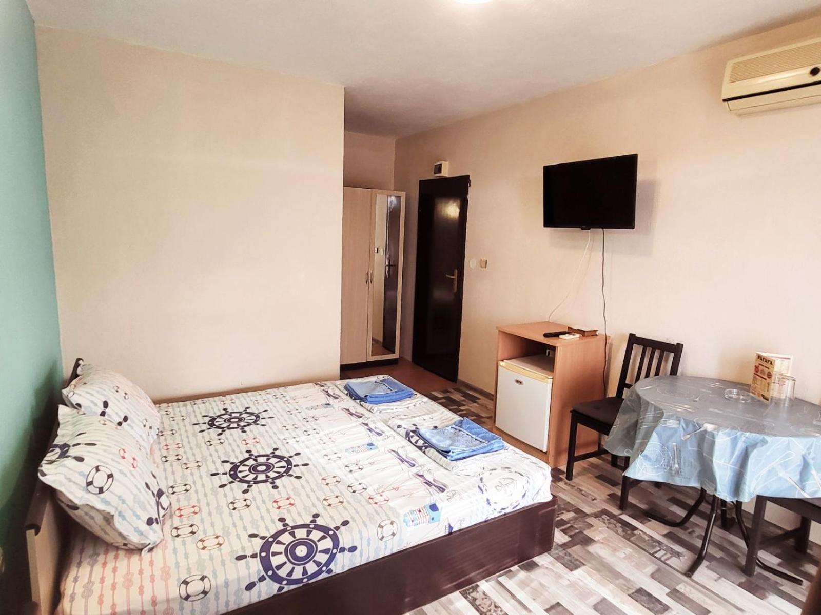 Kazlarov Guest House Kiten  Bagian luar foto