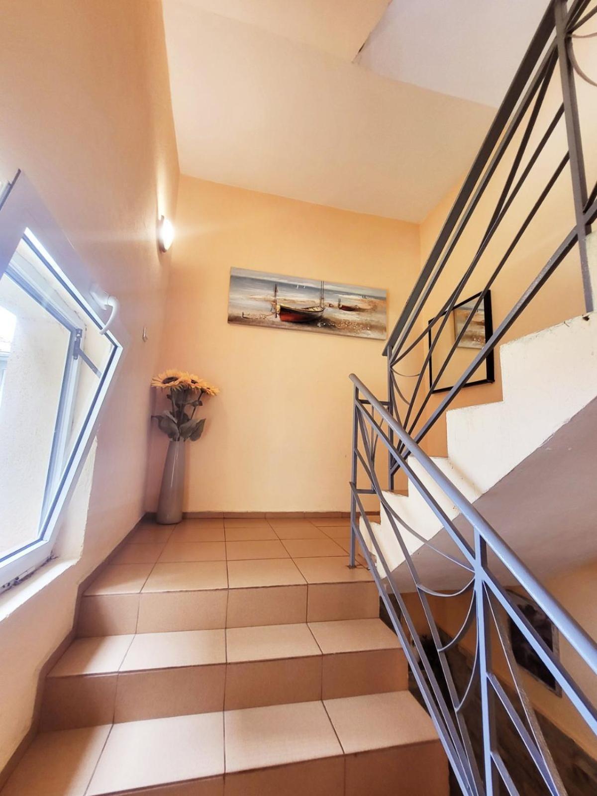 Kazlarov Guest House Kiten  Bagian luar foto