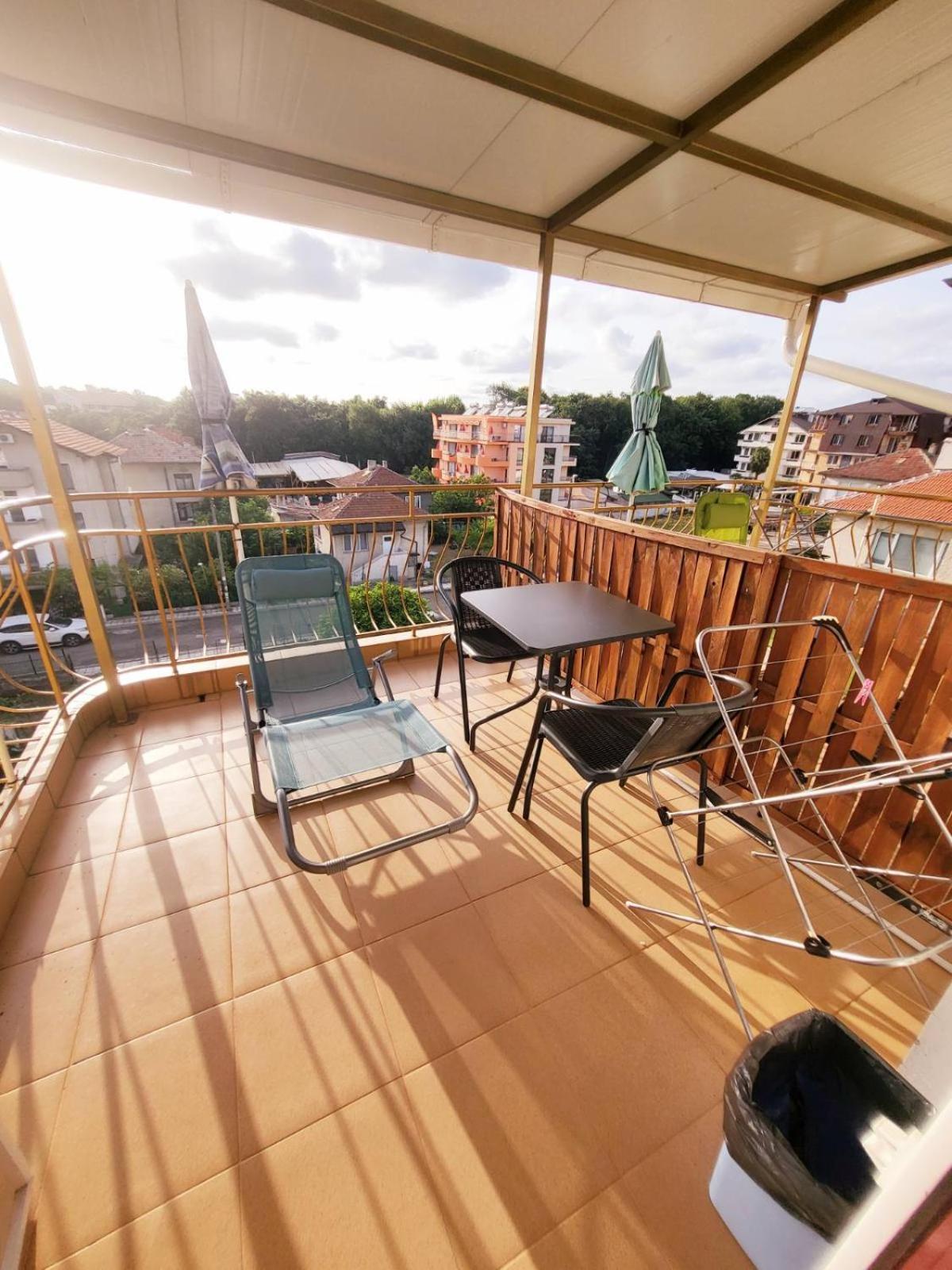 Kazlarov Guest House Kiten  Bagian luar foto