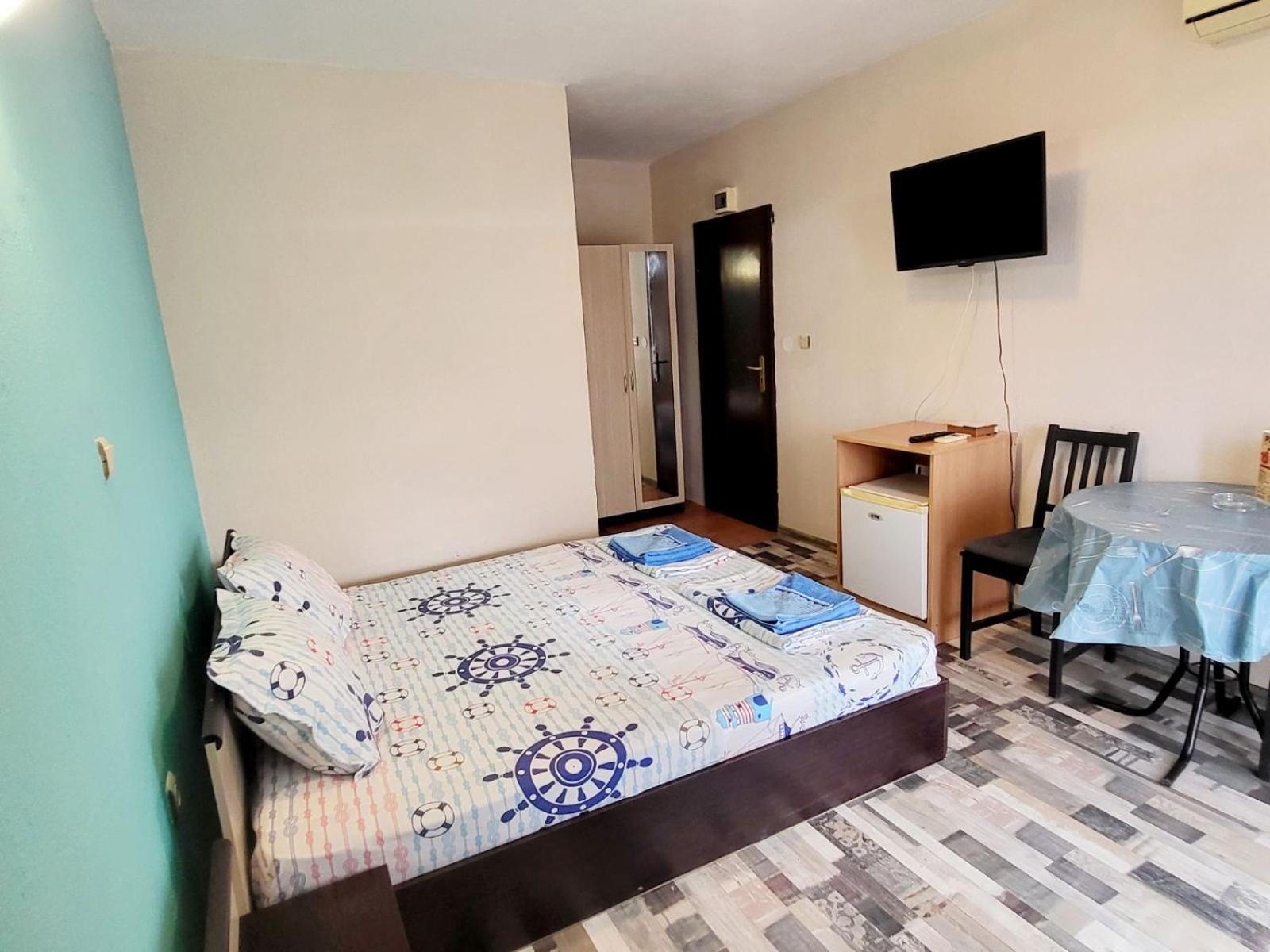 Kazlarov Guest House Kiten  Bagian luar foto