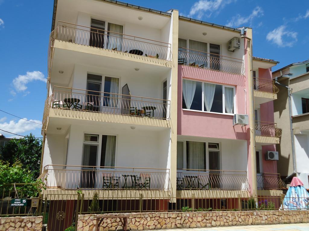 Kazlarov Guest House Kiten  Bagian luar foto